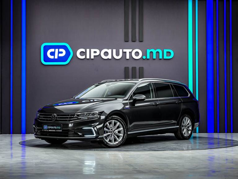 Volkswagen Passat 2022, Plug-in Hybrid, 160 000 km - foto 1