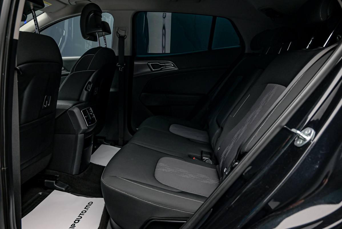 Kia Sportage 2023, Plug-in Hybrid, 131 000 km - foto 7