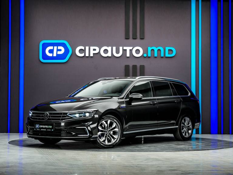 Volkswagen Passat 2021, Plug-in Hybrid, 159 000 km - foto 1