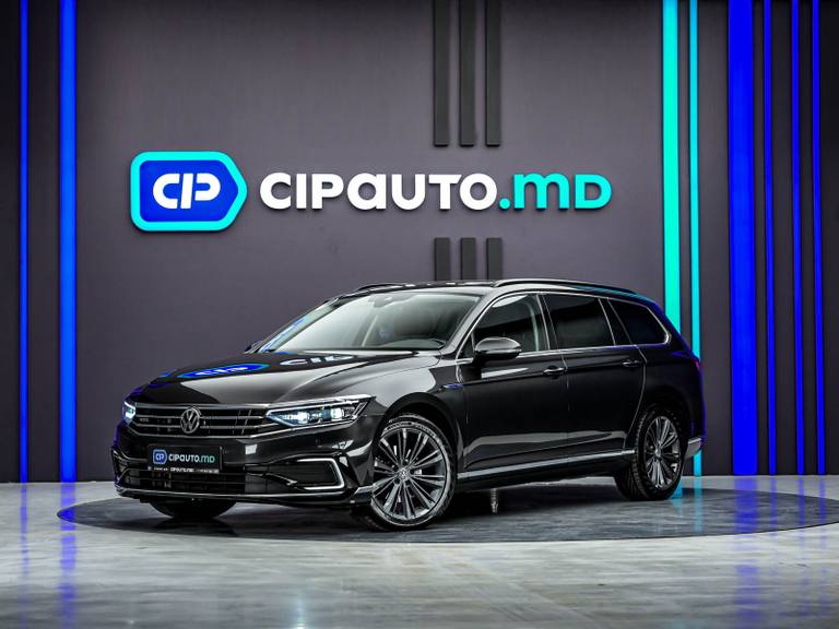 Volkswagen Passat 2020, Plug-in Hybrid, 142 000 km - foto 1