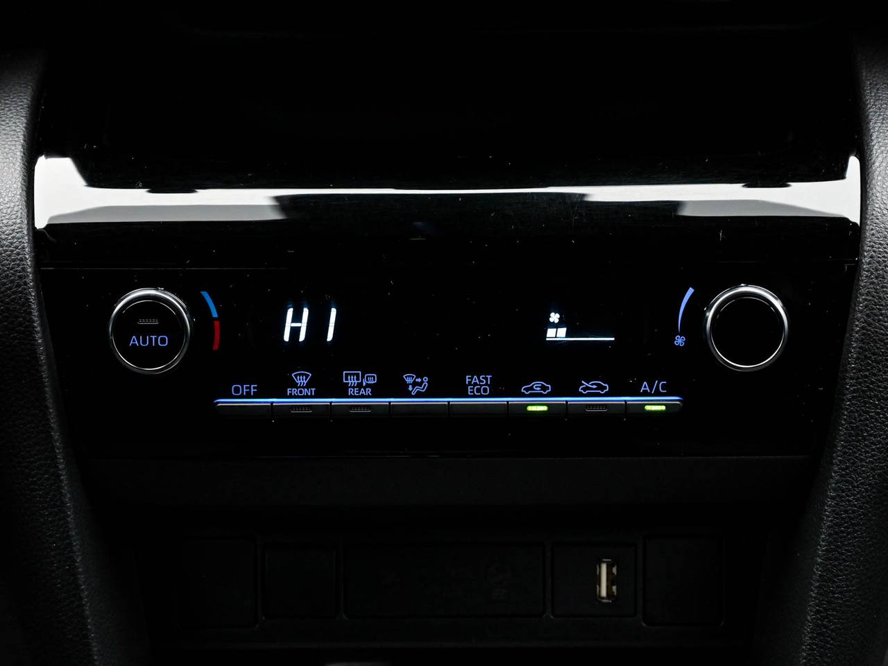 Toyota Yaris CROSS 2023, Hibrid, 27 000 km – foto 11