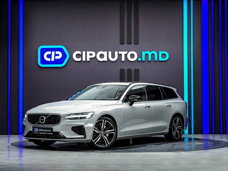 Volvo V60 2020, Plug-in Hybrid, 217 000 km – foto 1