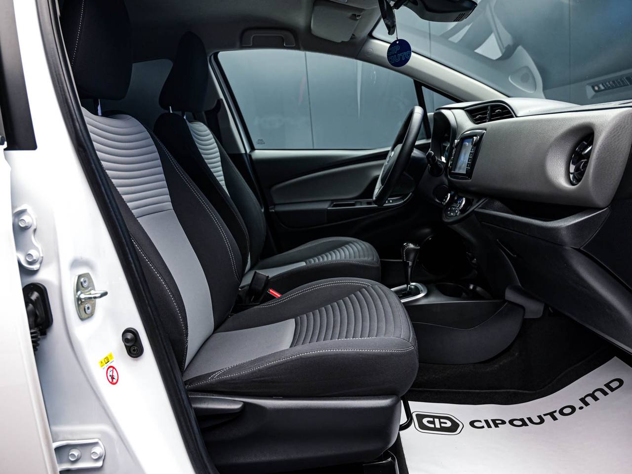Toyota Yaris 2018, Hibrid, 97 000 km – foto 6