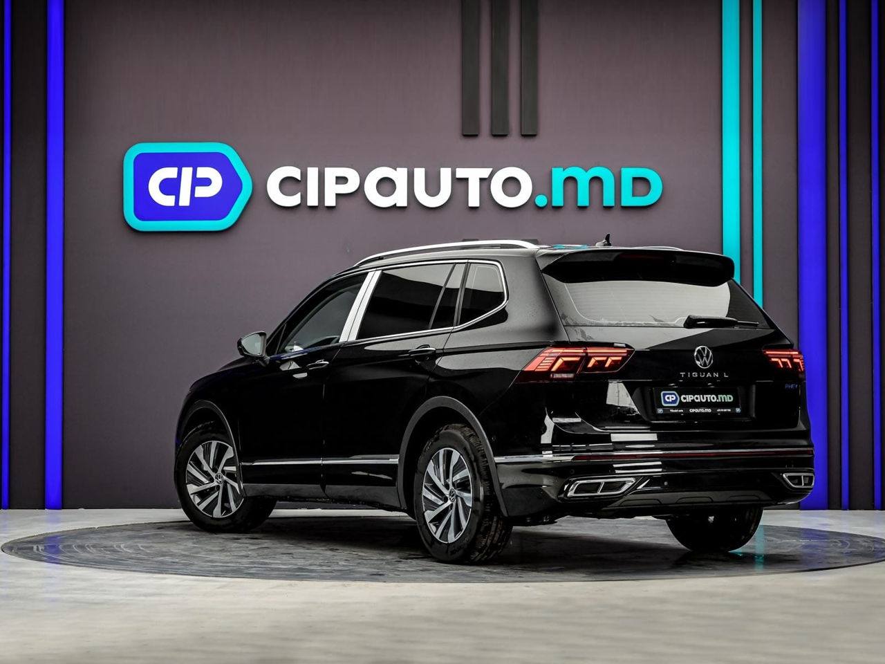 Volkswagen Tiguan 2024, Plug-in Hybrid, 1 km - foto 2