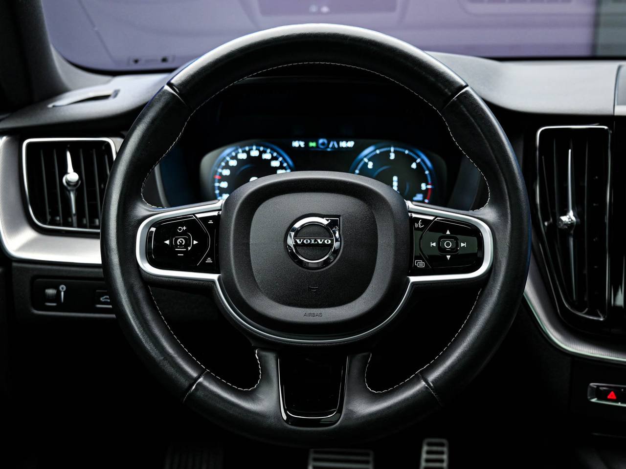 Volvo XC60 2021, Diesel, 168 000 km – foto 9