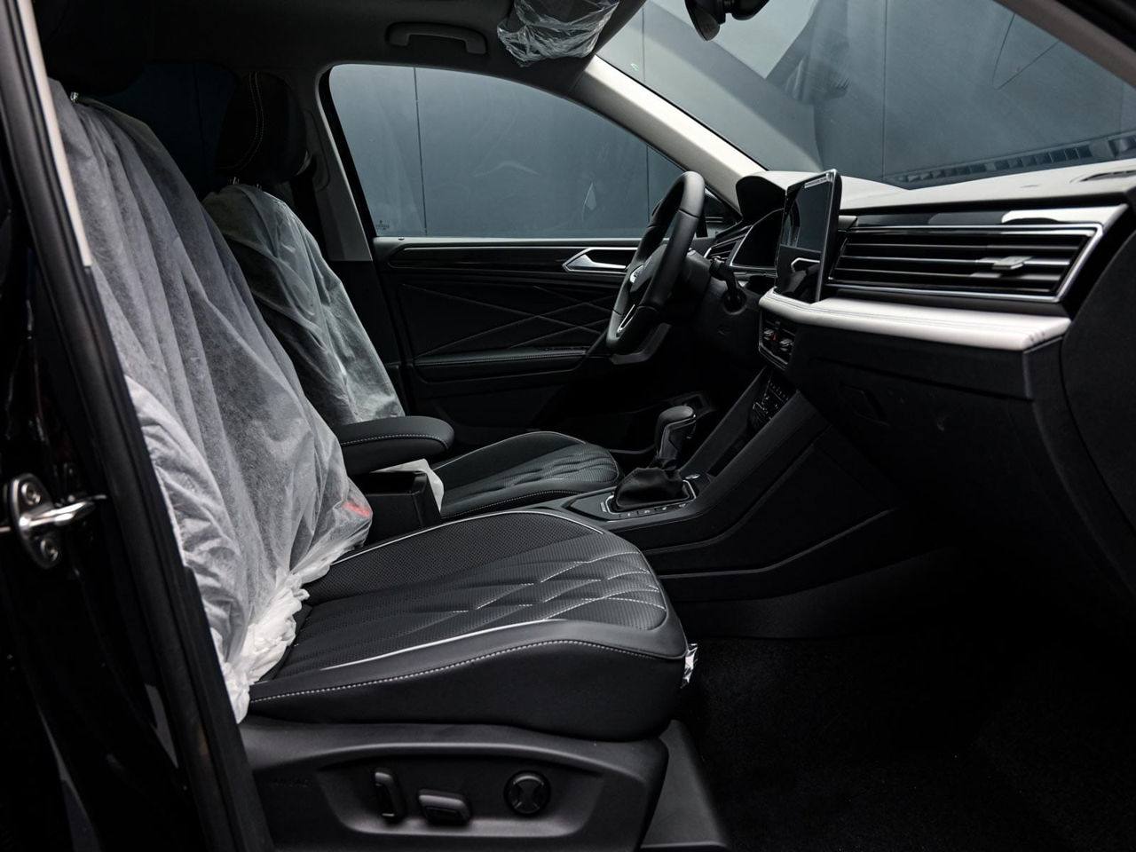 Volkswagen Tiguan 2024, Plug-in Hybrid, 900 km - foto 6