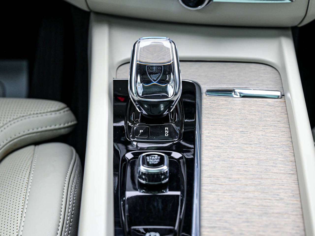 Volvo XC60 2021, Plug-in Hybrid, 106 000 km – foto 11