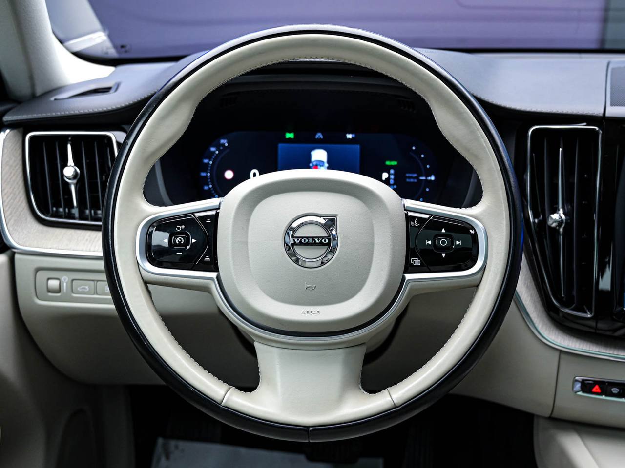 Volvo XC60 2021, Plug-in Hybrid, 106 000 km – foto 9