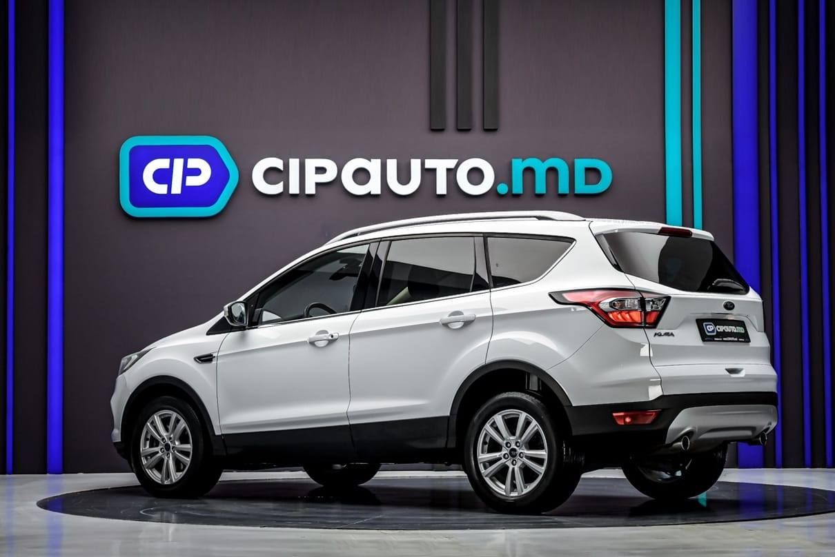 Ford Kuga 2017, Diesel, 170 000 km - foto 2