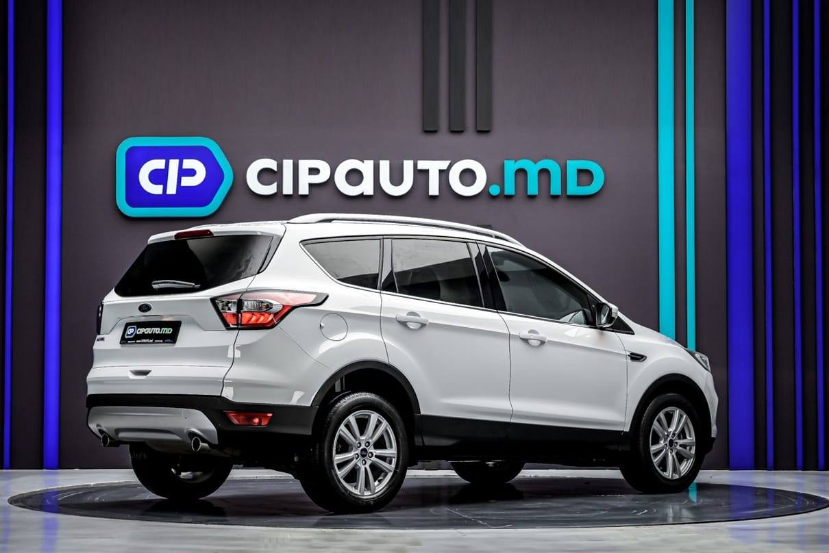 Ford Kuga 2017, Diesel, 170 000 km - foto 3