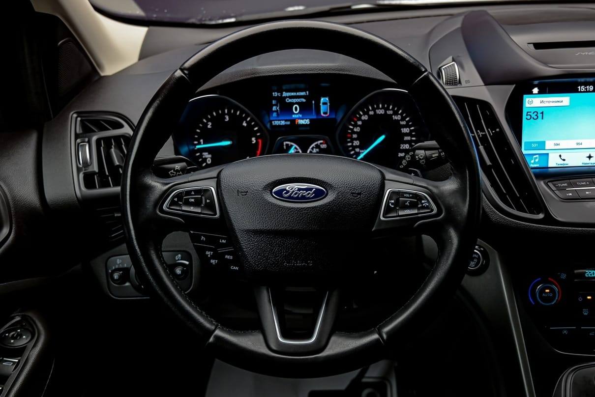Ford Kuga 2017, Diesel, 170 000 km - foto 9
