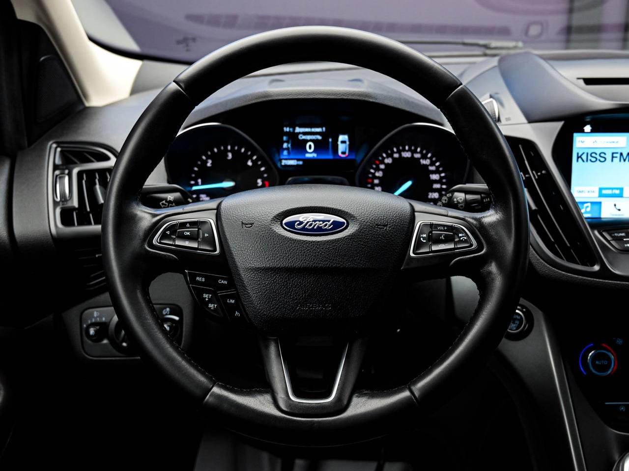 Ford Kuga 2018, Diesel, 210 000 km – foto 9