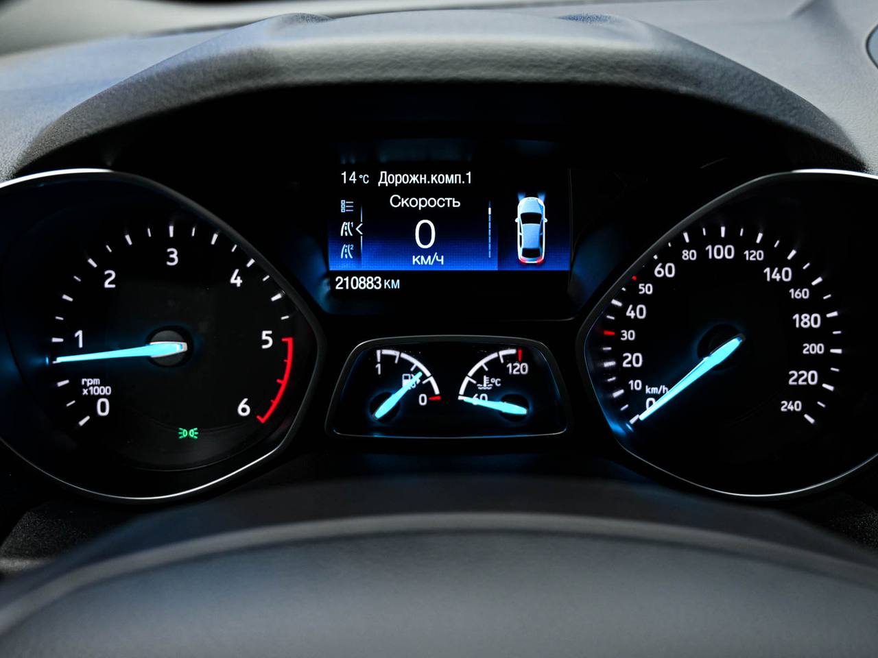 Ford Kuga 2018, Diesel, 210 000 km – foto 8