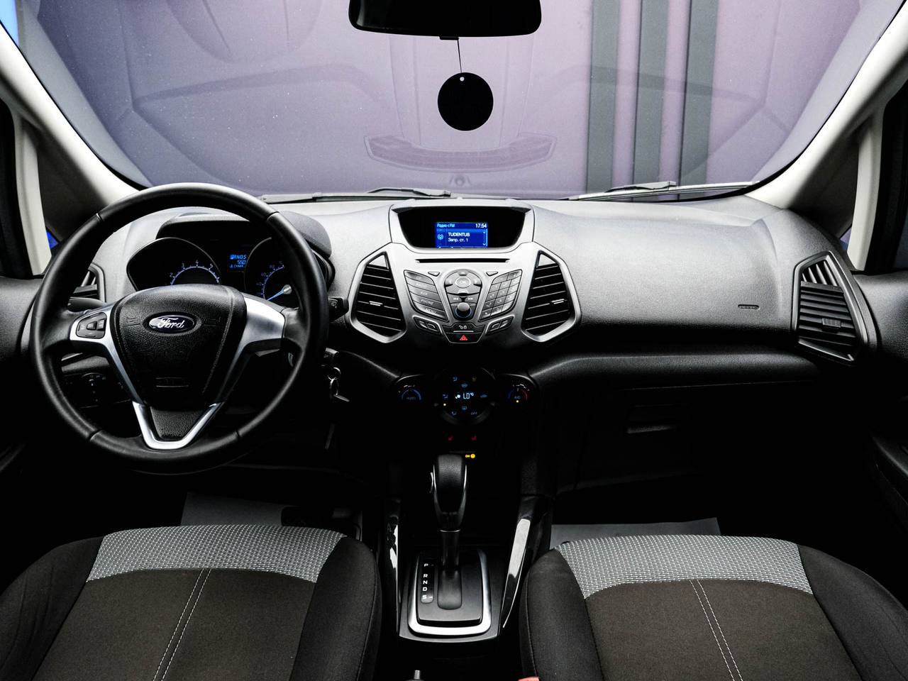 Ford EcoSport 2015, Benzină, 82 000 km - foto 5