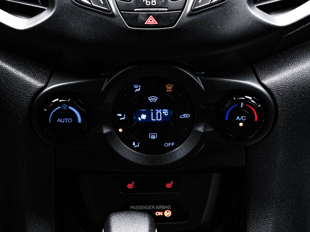 Ford EcoSport 2015, Benzină, 82 000 km - foto 12