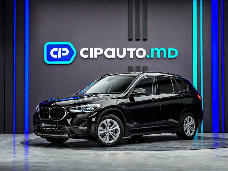 BMW X1 2020, Plug-in Hybrid, 136 000 km – foto 1