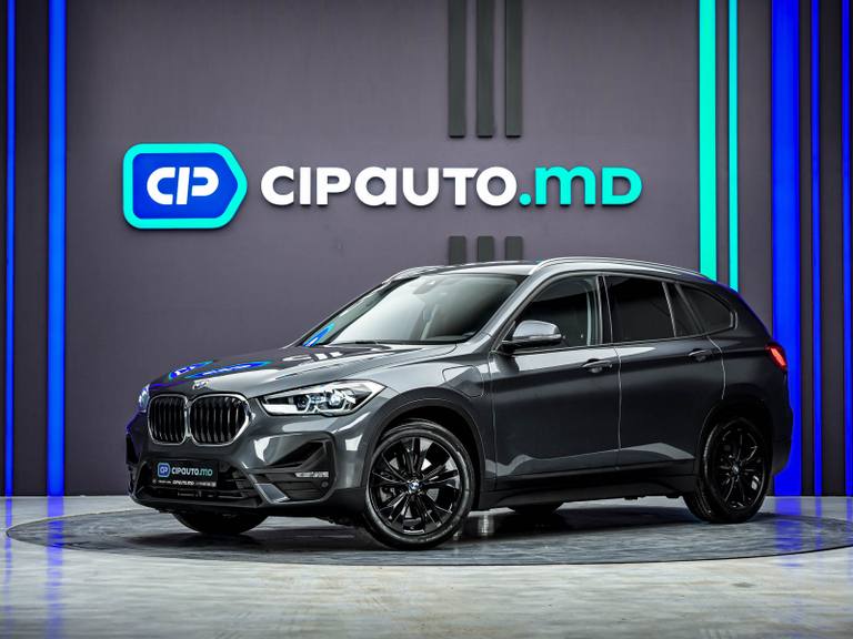 BMW X1 2021, Plug-in Hybrid, 126 000 km – foto 1