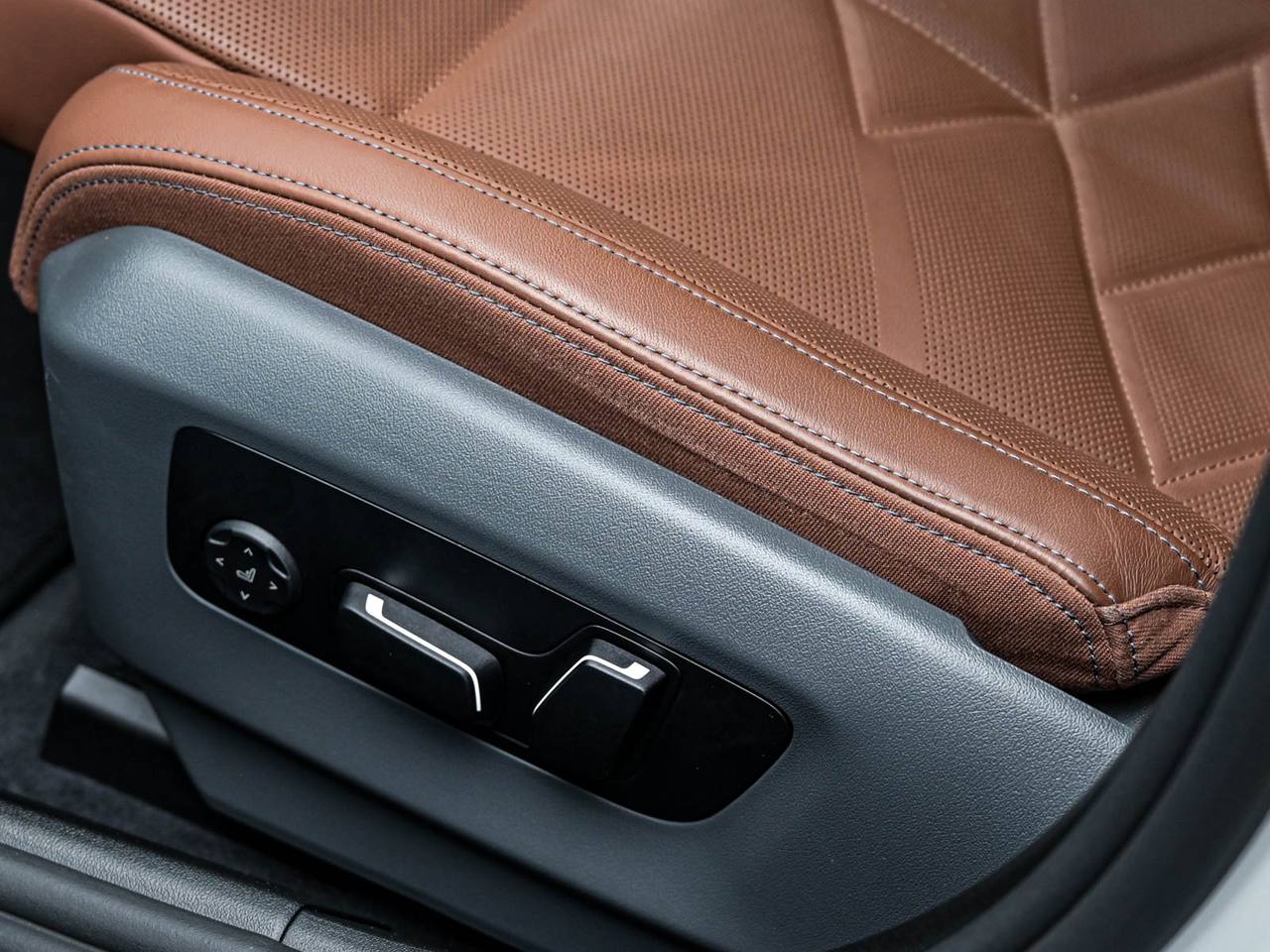 BMW 5 Series 2025, Plug-in Hybrid, 17 000 km – foto 50