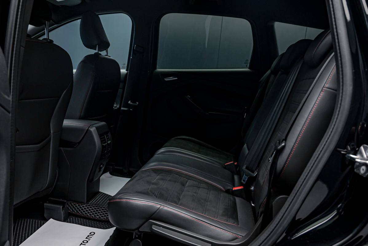 Ford Kuga 2017, Diesel, 247 000 km – foto 7