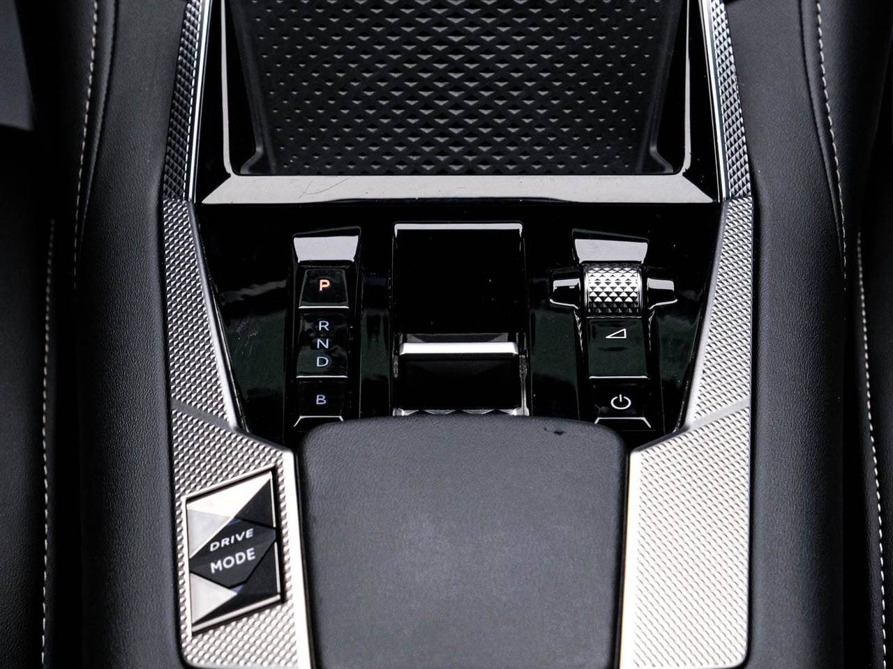 DS Automobiles DS 4 2022, Plug-in Hybrid, 75 000 km – foto 11