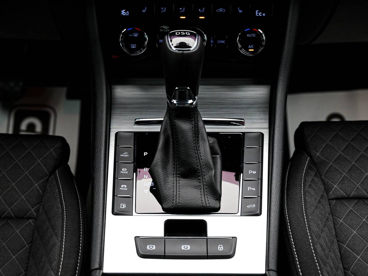 Skoda Superb 2021, Plug-in Hybrid, 129 000 km – foto 11