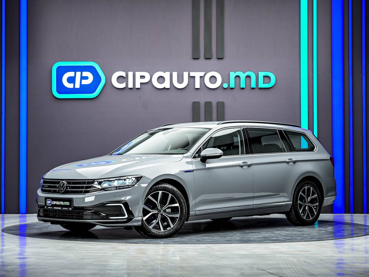 Volkswagen Passat 2022, Plug-in Hybrid, 129 000 km – foto 1