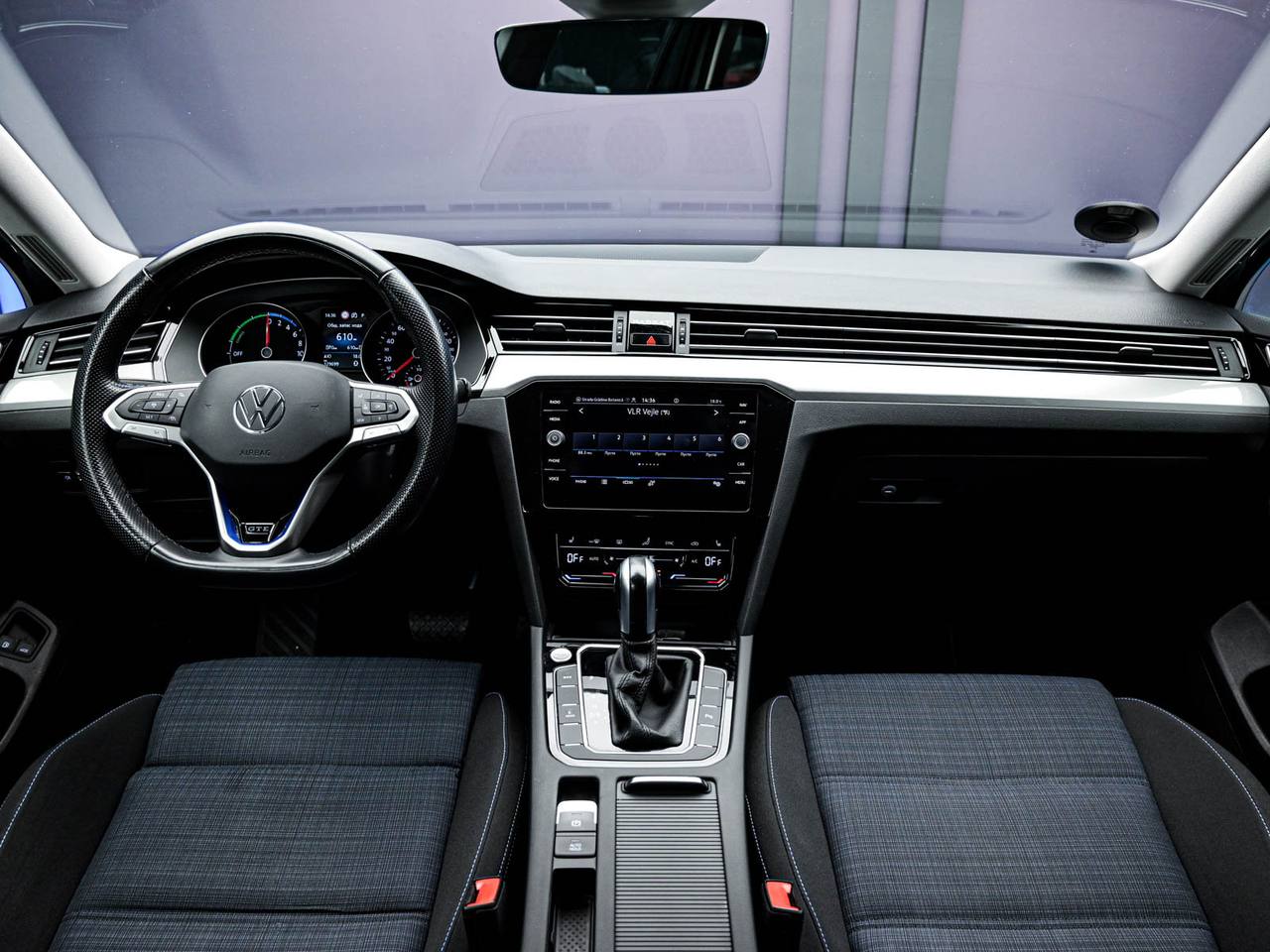 Volkswagen Passat 2022, Plug-in Hybrid, 129 000 km – foto 5