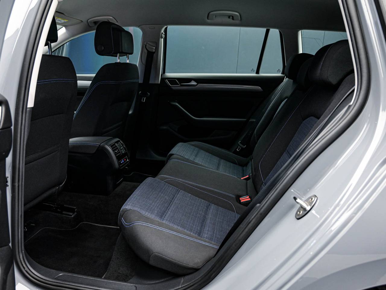 Volkswagen Passat 2022, Plug-in Hybrid, 129 000 km – foto 7