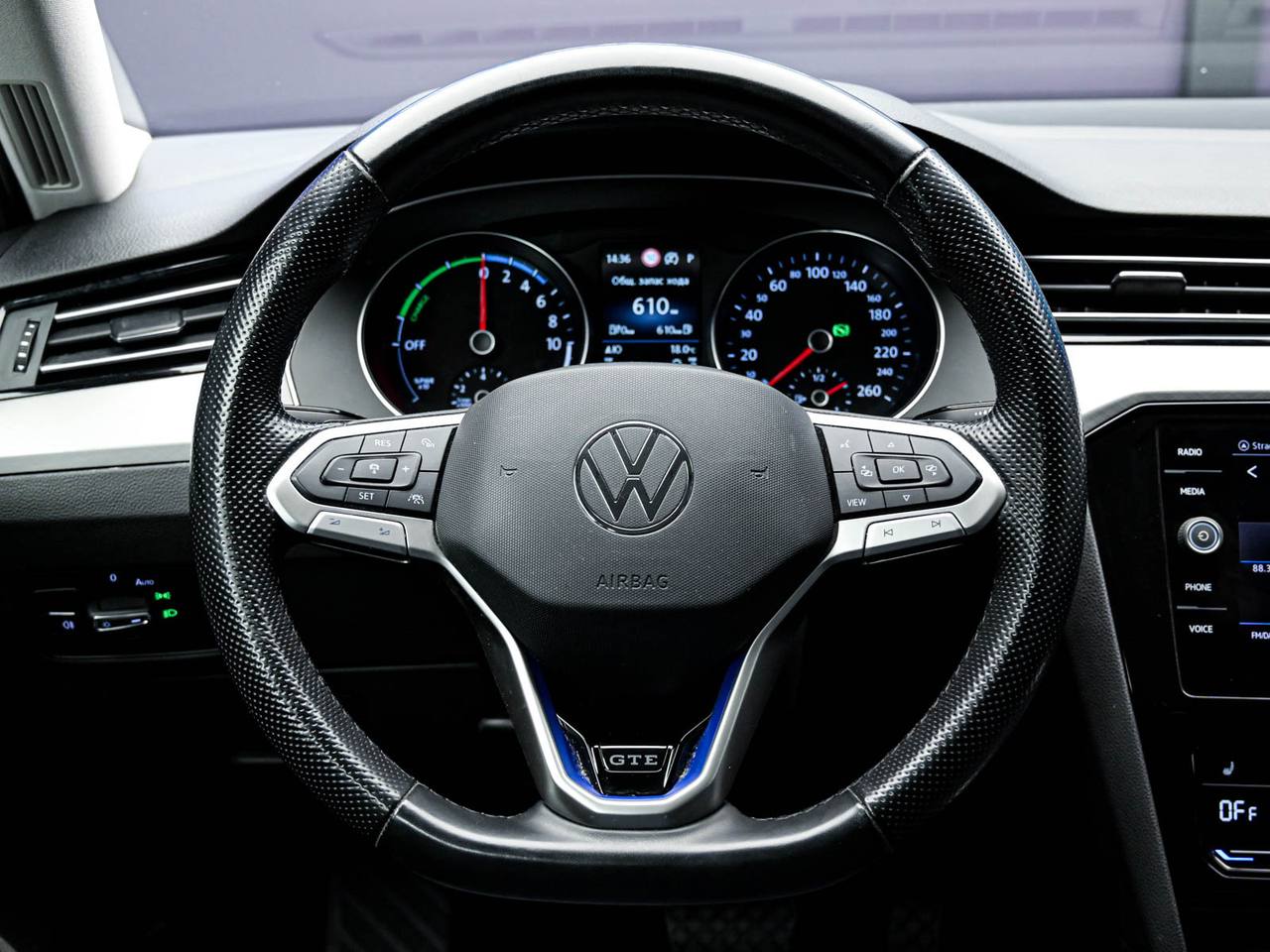 Volkswagen Passat 2022, Plug-in Hybrid, 129 000 km – foto 9