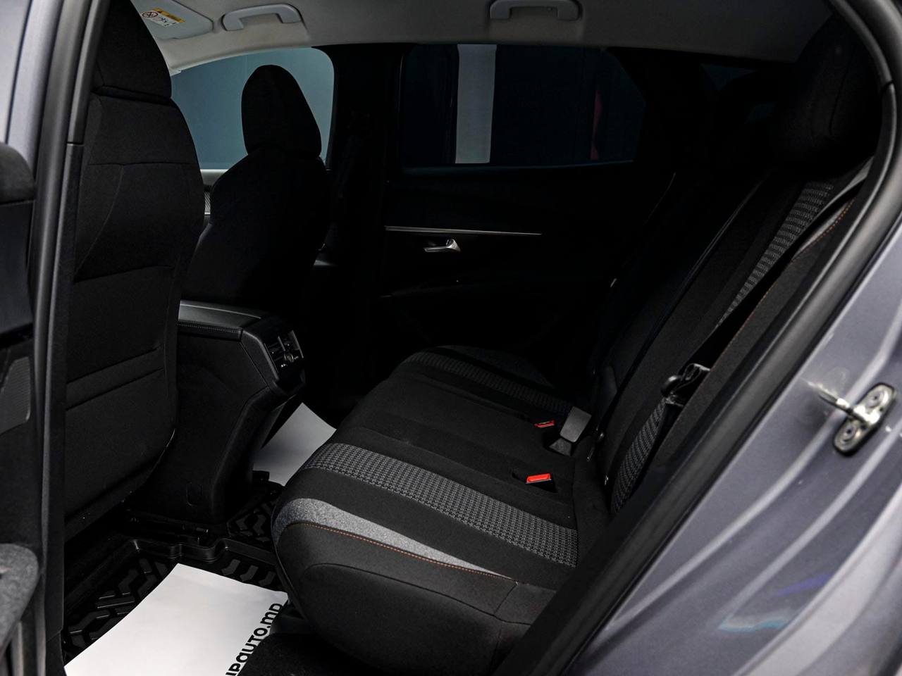 Peugeot 3008 2021, Diesel, 144 000 km – foto 7