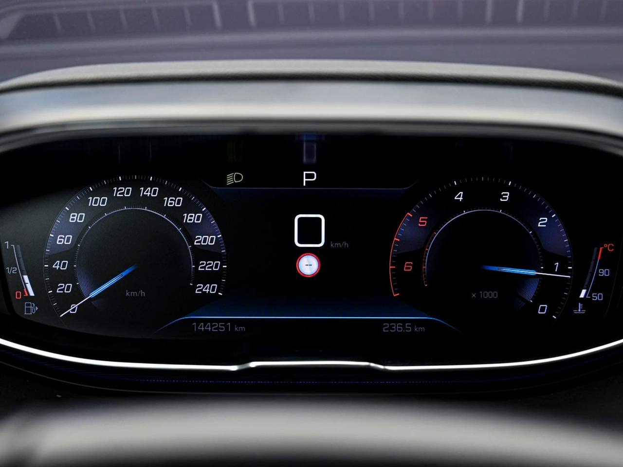 Peugeot 3008 2021, Diesel, 144 000 km – foto 8