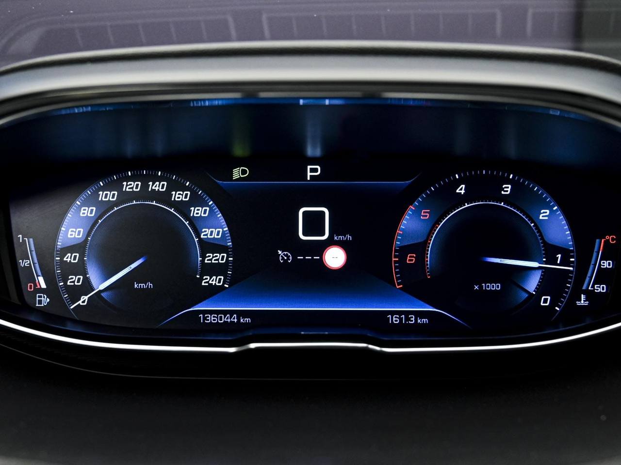 Peugeot 5008 2020, Diesel, 136 000 km – foto 8